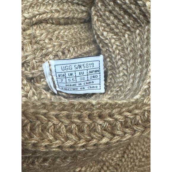 UGG Women’s Classic Cardy Boots Size 7 excellent condition - Picture 6 of 7